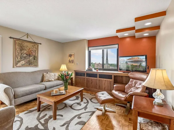 410 Groveland Ave APT 1301, Minneapolis, MN 55403