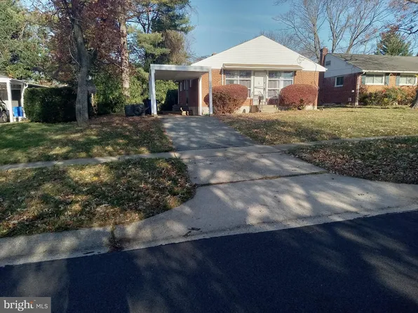 10030 Sinnott Dr, Bethesda, MD 20817