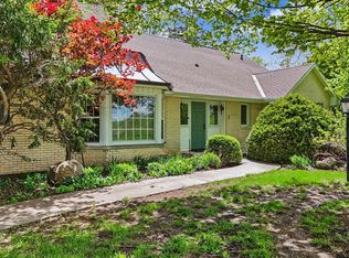 3 Lake Park Rd, Champaign, IL 61822