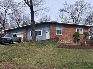 1327 Cloverdale Cir, Hixson, TN 37343