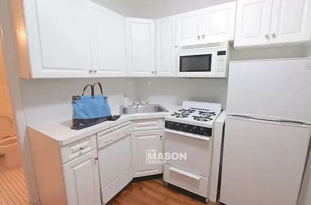 Rented by Mason Group LLC | media 9