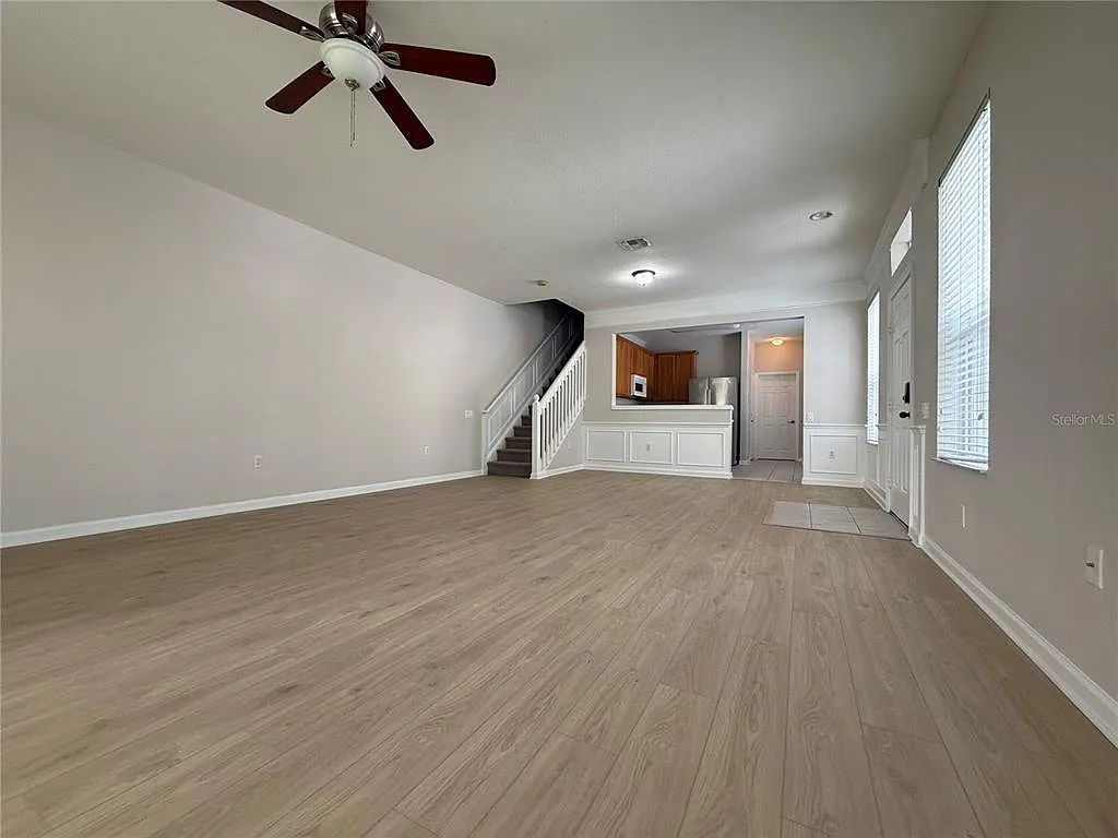 3 bed, 2.5 bath, 1665 sqft, $2,400 — Photo 4