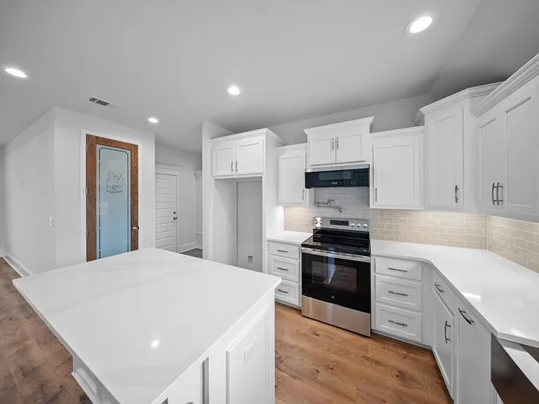 228 McNeal Heritage Cir — Photo 5