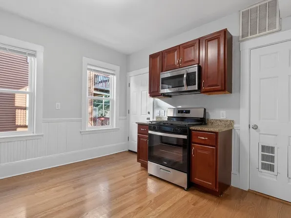 17 Chelmsford St, Dorchester, MA