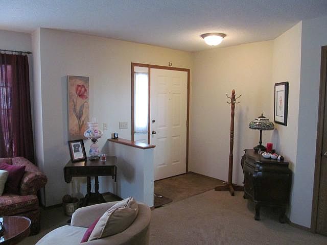 2nd image of 544 Bennington Dr