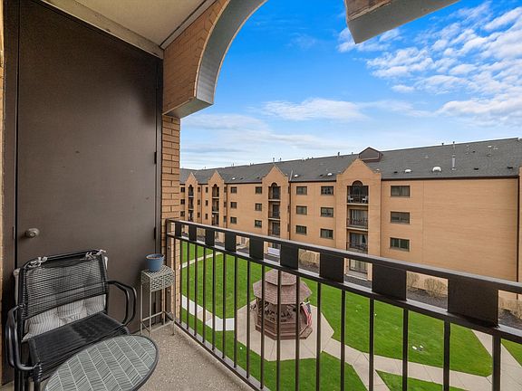 5th image of 7420 W Lawrence Ave Unit 410