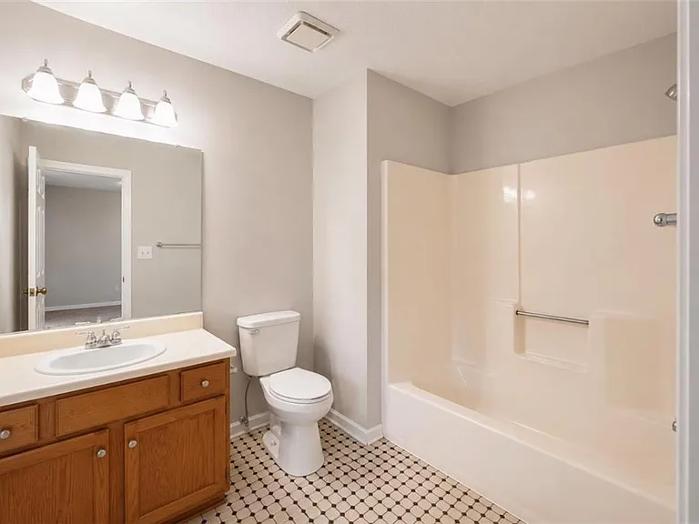 2390 Newport Lndg — Photo 10