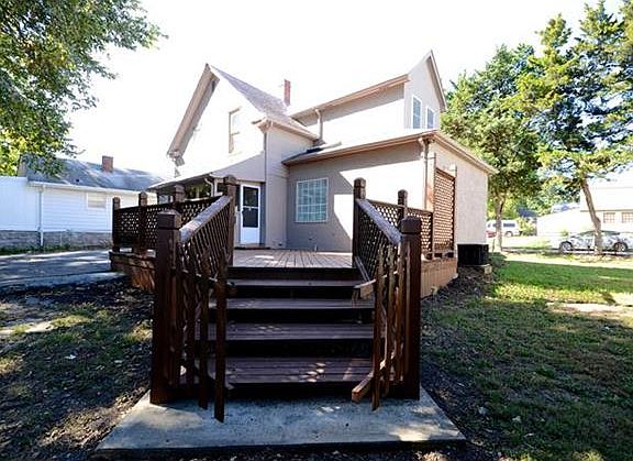 5th image of 4335 Lloyd St