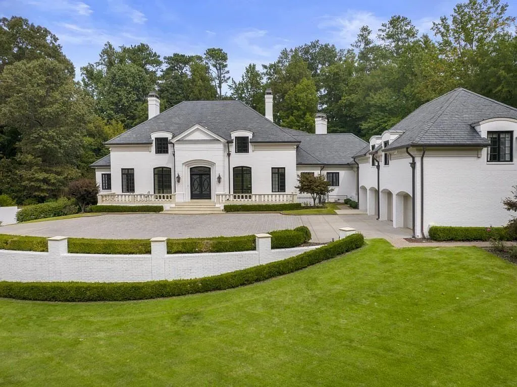8 bed, 10.0 bath, 9377 sqft, $40,000 — Photo 3