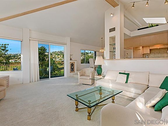 3rd image of 2530 Navarra Dr Unit B