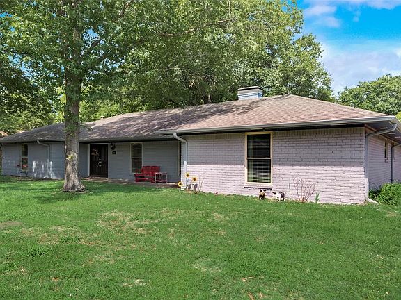 3rd image of 541 Forrest Ln