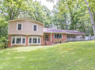 619 Twin View Cir, Selmer, TN 38375