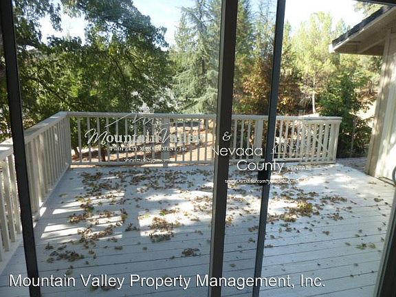 3rd image of 10929 Lakeshore N