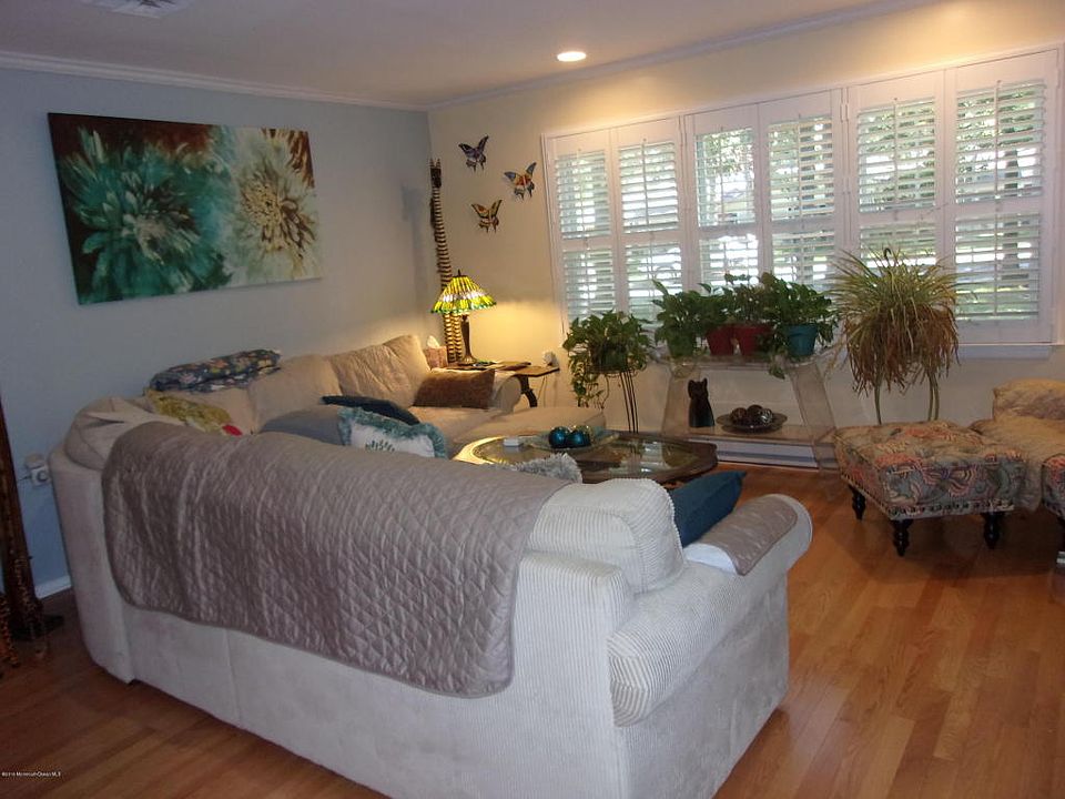 1st image of 186A Sterling Ct #100A