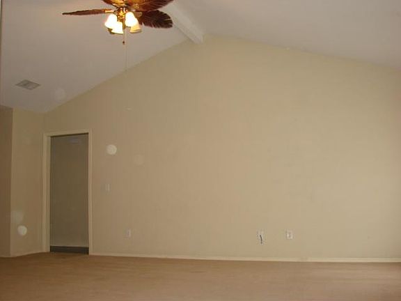 3rd image of 109 Galveston St SW