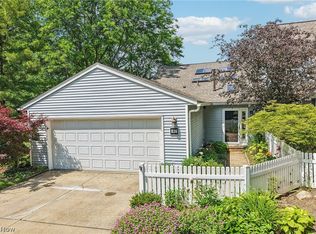 838 Lynnhaven Ln, Akron, OH 44313