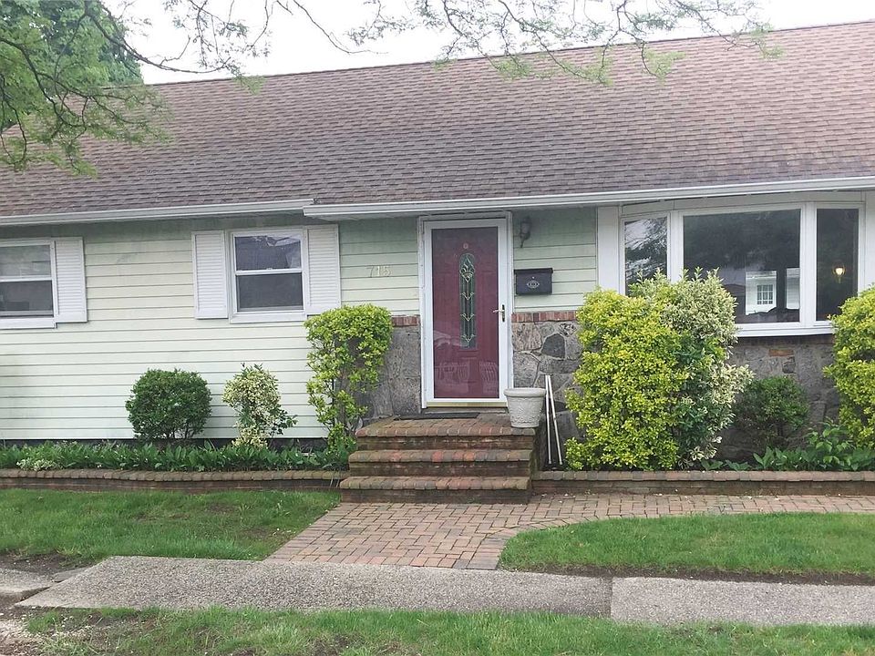 1st image of 715 Stewart Ave
