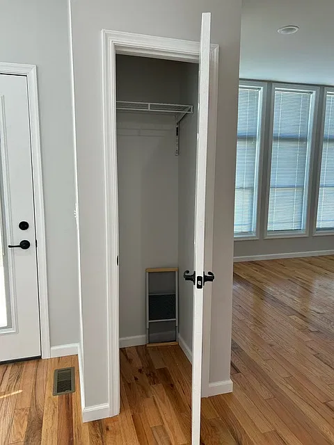2 bed, 1250 sqft, $1,450 — Photo 4