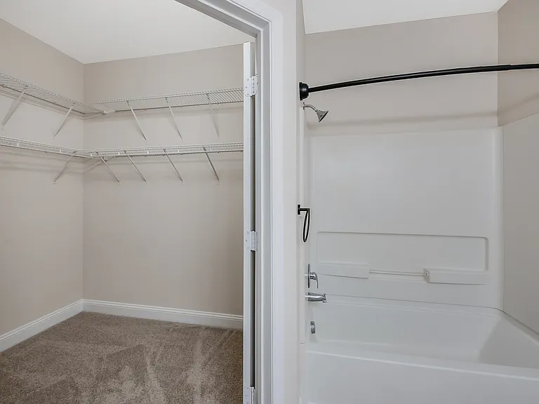 Ashbury Square Apartments — Photo 88