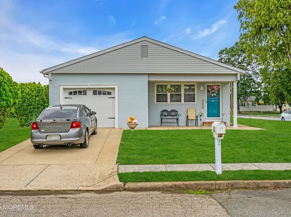 81 Encinitas Drive, Toms River, NJ 08757