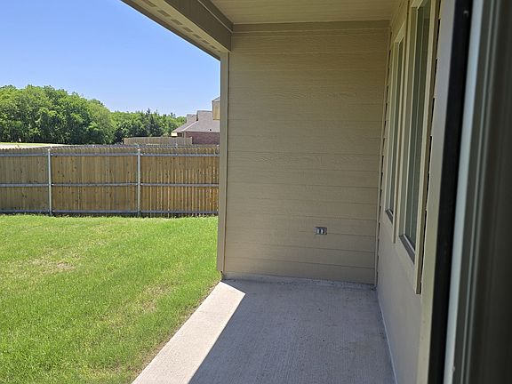 3rd image of 1311 Tupelo Trl