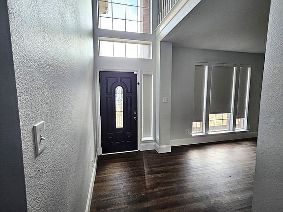2nd image of 6408 Oakmont Dr