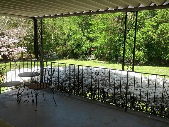 4th image of 595 Coventry Dr