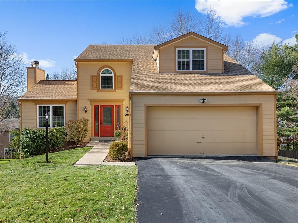 1st image of 120 Valley Forge Dr