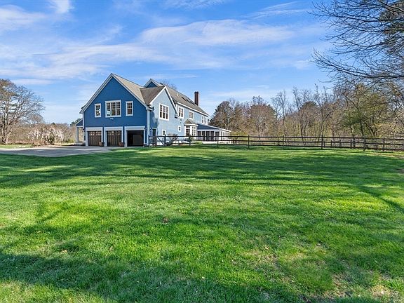 4th image of 102 River Rd