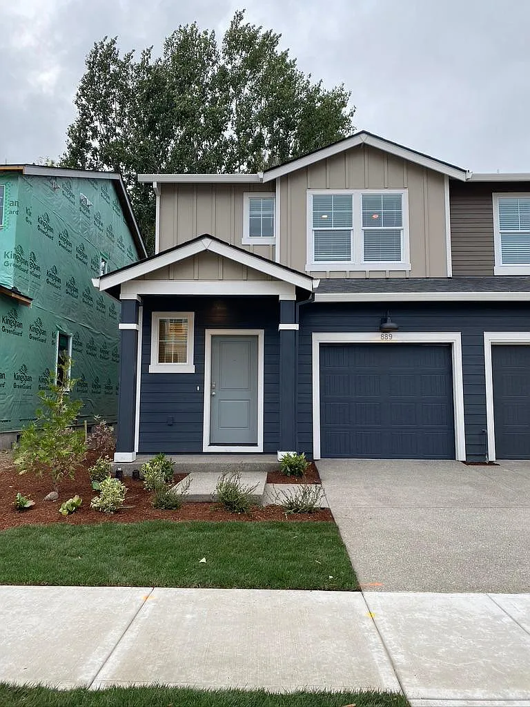 889 N 18th Ave — Photo 1