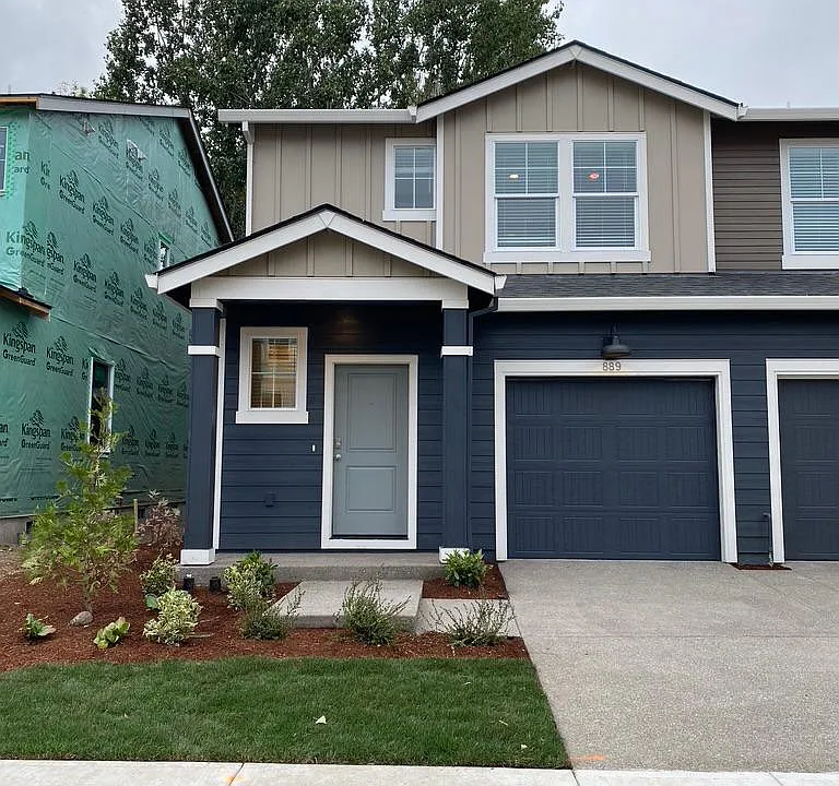 889 N 18th Ave