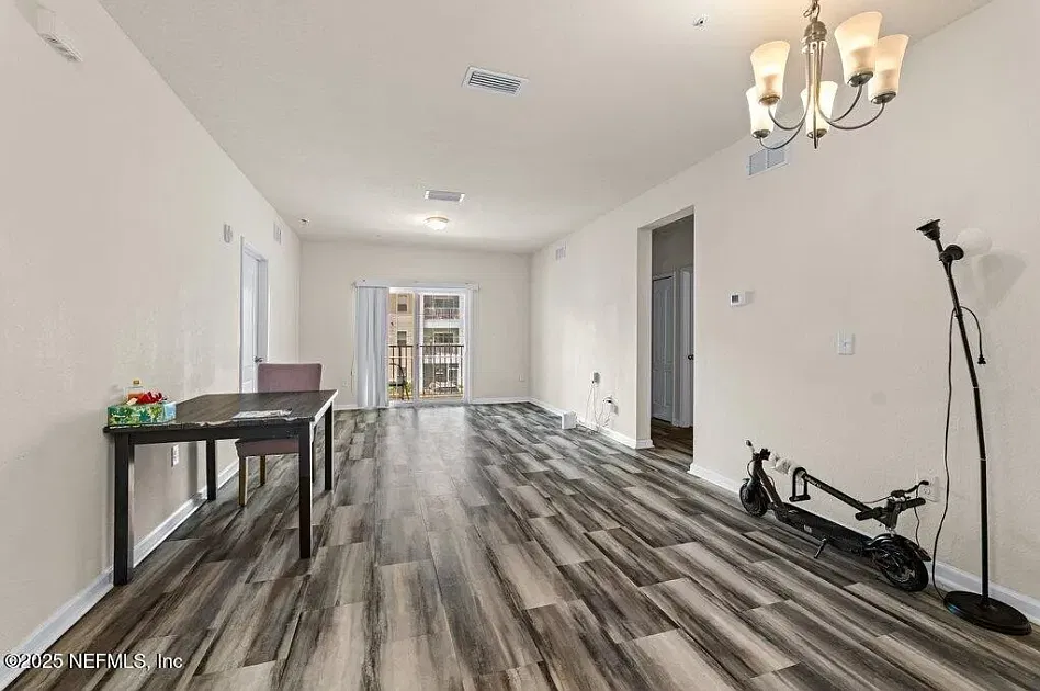 3 bed, 1145 sqft, $1,590 — Photo 4