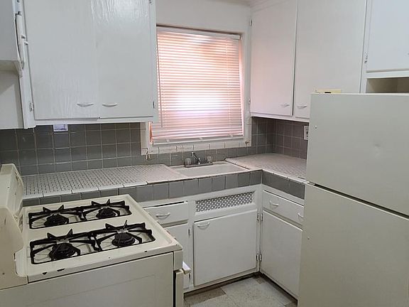 5th image of 11554 La Salle Blvd APT 1