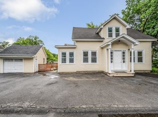 32 Willard St, Lowell, MA 01850