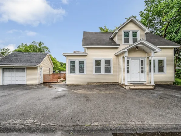 32 Willard St, Lowell, MA 01850