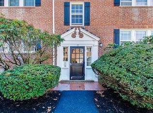 15 Hammond Pond Pkwy APT 2, Newton, MA 02467