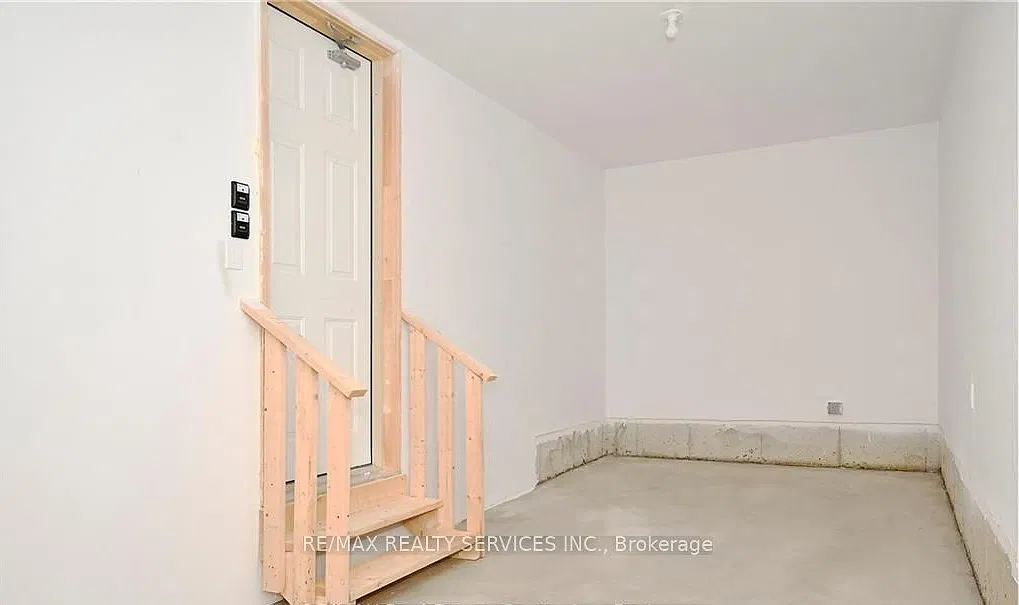 4 bed, $3,000 — Photo 3