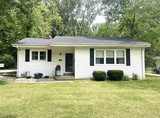 30 Apple Tree Ln, Belleville, IL 62221