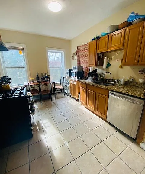 29 Lambert St #3 — Photo 2