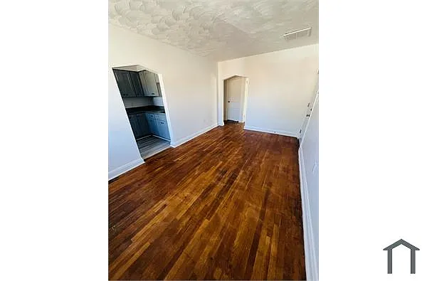 Building Photo - 5322 Nelson Ave #2