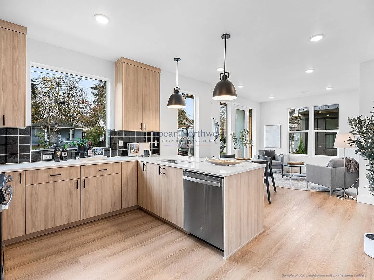 Modern Luxury Home In University Park | 2 Bedrooms | 2.5 Bathrooms — Photo 3
