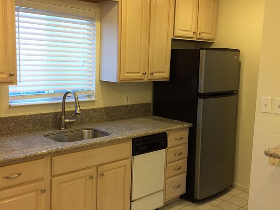 Kitchen 01