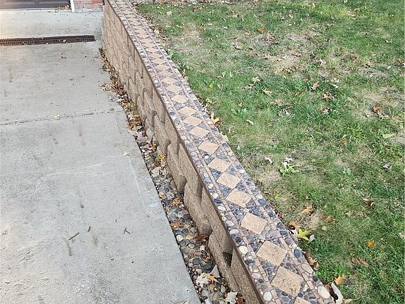 3rd image of 5819 Perry Ln