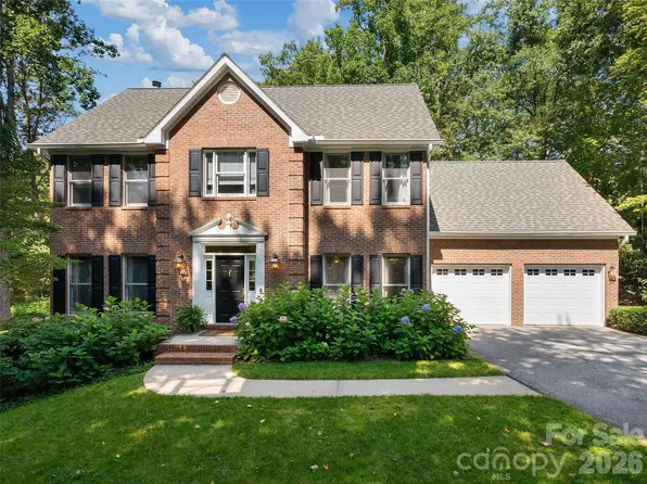 306 Red Fox Cir, Asheville, NC 28803