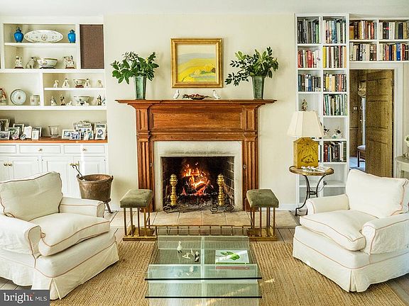 Light filled Living Room with Built Ins