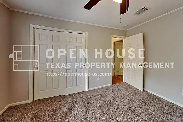 3918 Forest Village Dr — Photo 20