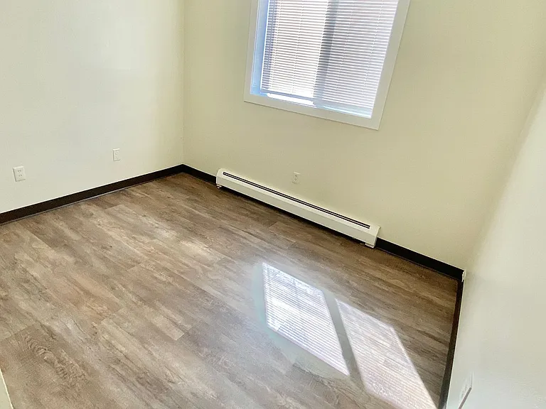 3927 W Broadway Ave — Photo 14