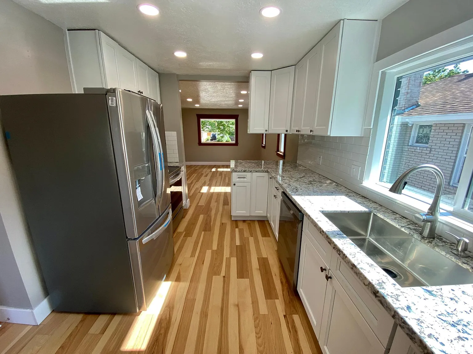 2 bed, 1662 sqft, $2,395 — Photo 2