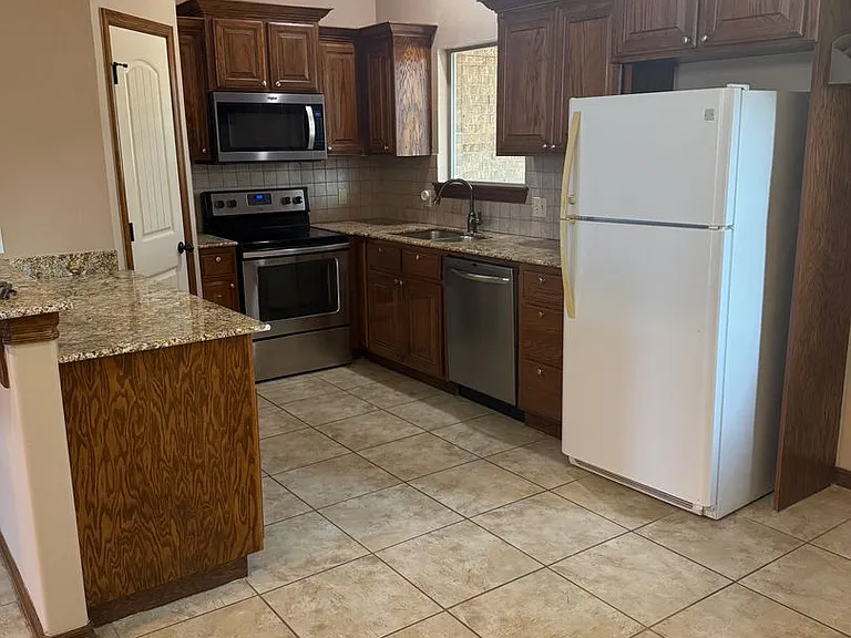10924 SW 30th Ter — Photo 10