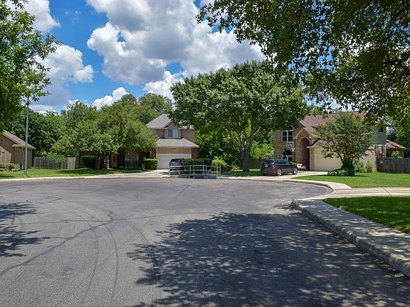 4th image of 8208 Lynbrook Manor Dr